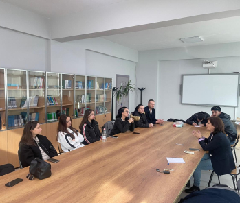 Forcimi i Këshillave Vendore Rinore në Vlorë si vend i rëndësishëm për dialog